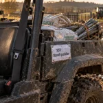 Photo d’un ssv agricole utilitaire cabossé pour le travail quotidien